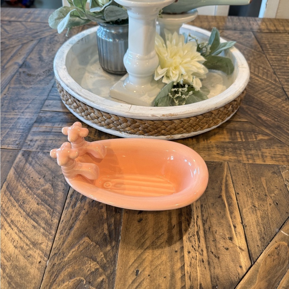 Vintage 1980’s Ceramic pink Soap Dish
